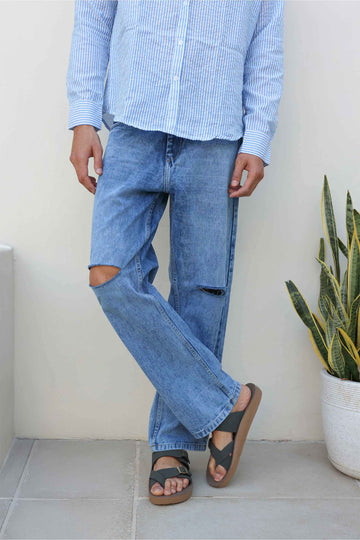 Blue Light Distressed Men's Wide Jeans