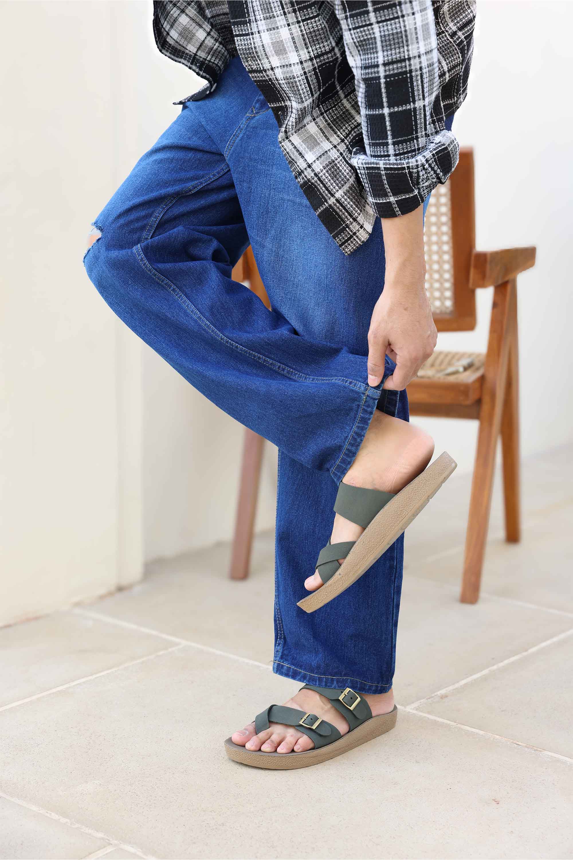 Mid Blue Distressed Men's Straight Fit Jeans