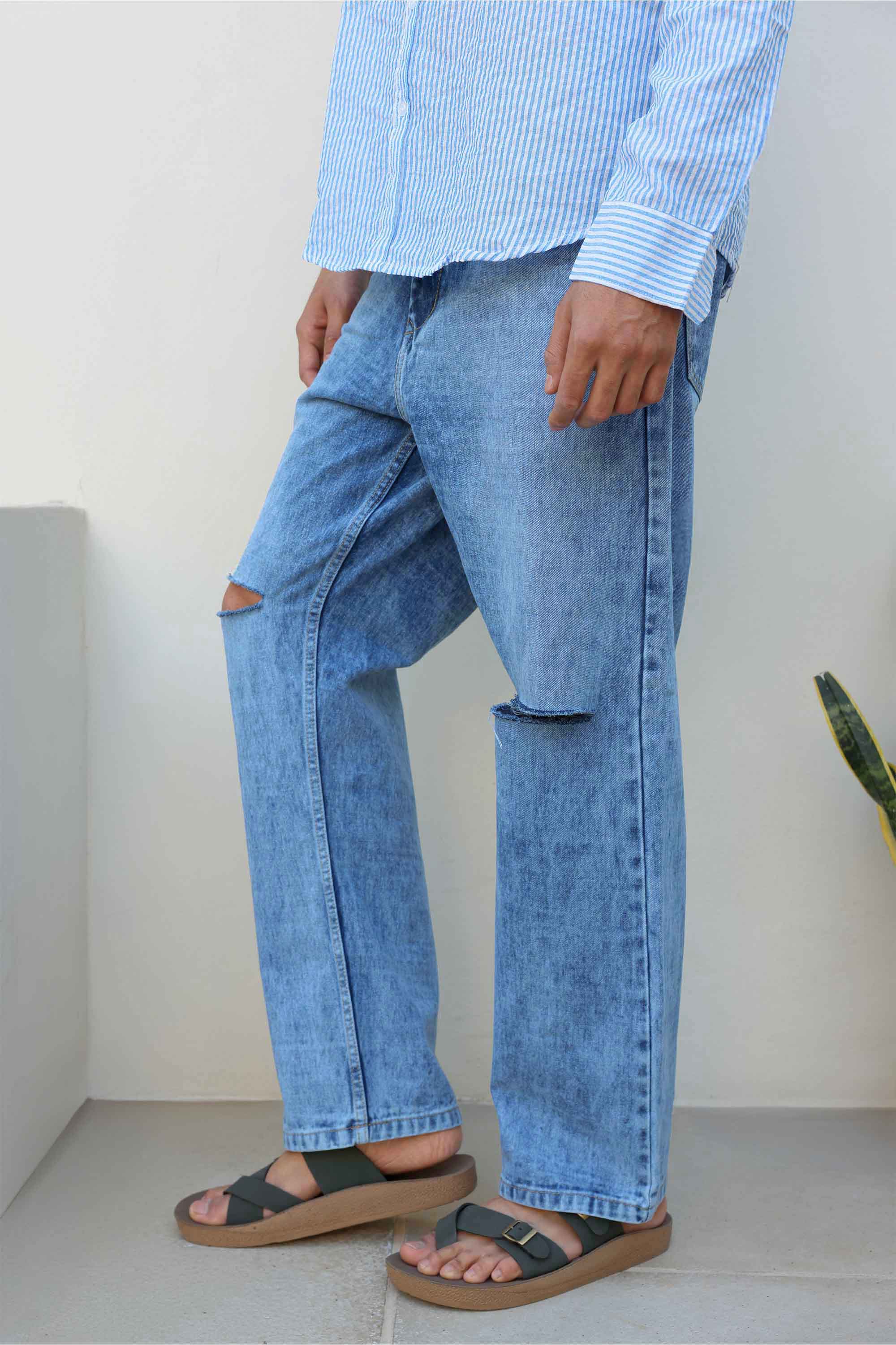 Blue Light Distressed Men's Wide Jeans